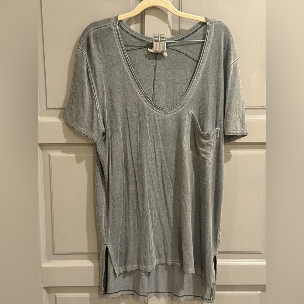Free People We The Free Women's Distressed Grunge Oversized Gray V-Neck Top sz S